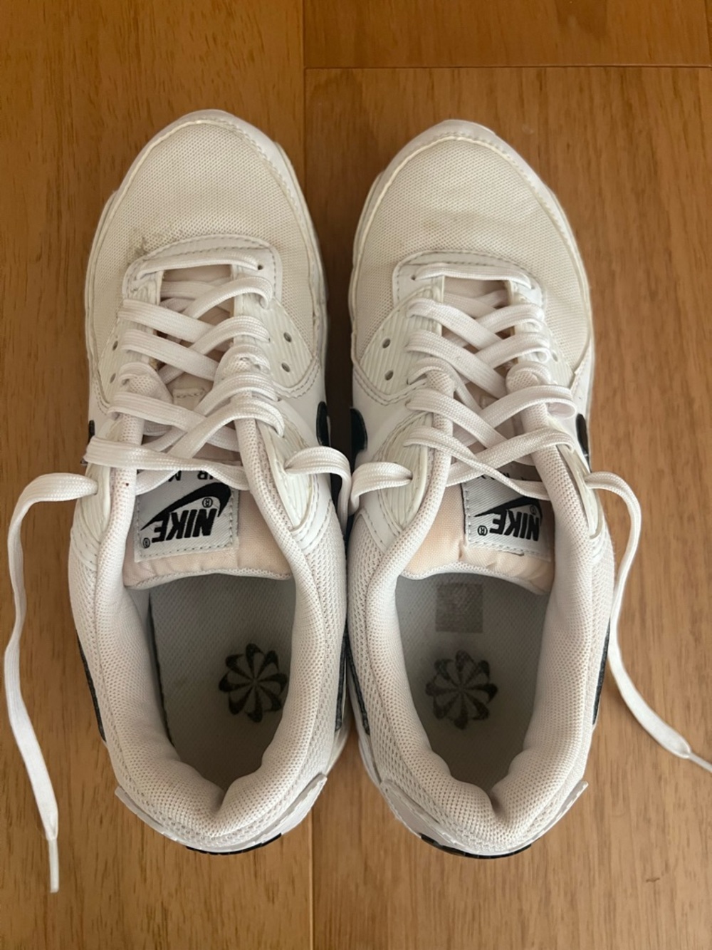 Nike White and Black Low-Top Sneakers